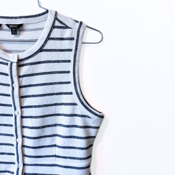 Buffalo David Bitton Sleeveless Blue and White Striped Top Size M - Picture 3 of 7